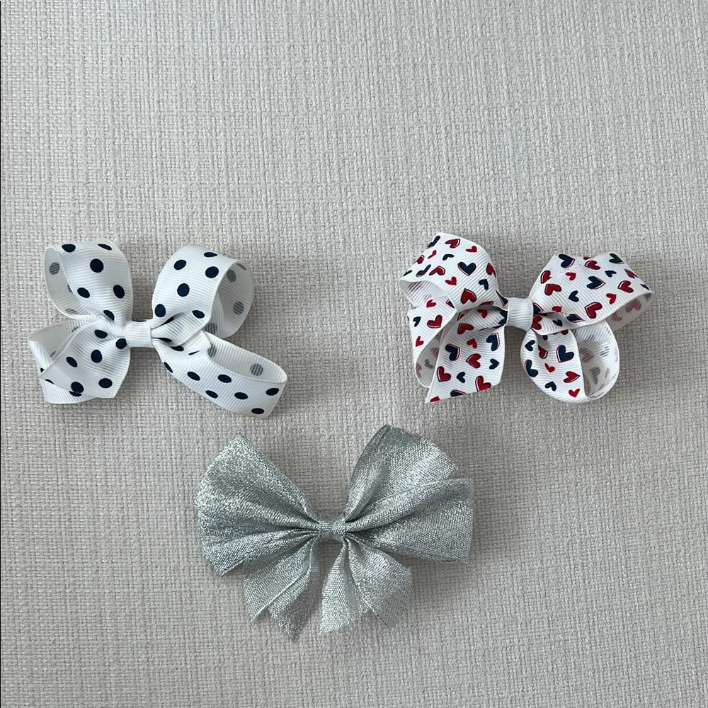 💚BUY 3 for $15💚 💚 Gymboree Silver, Hearts and Dots Print Hair Bows